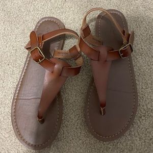 Universal Thread Sandals